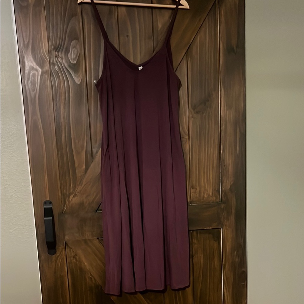 Elegant Burgundy Spaghetti Strap Dress